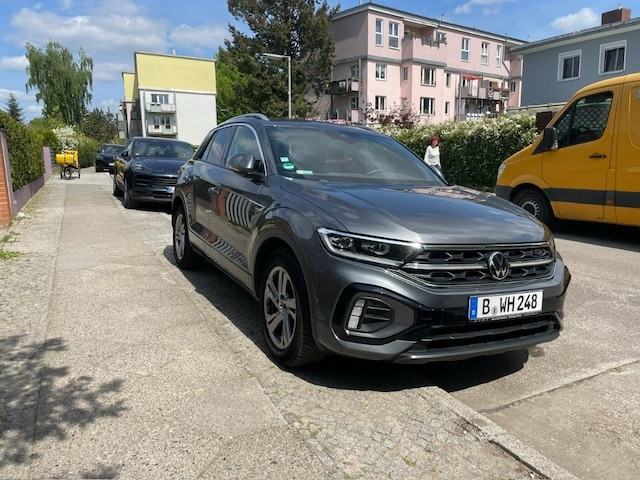 Volkswagen T-Roc 1.5 TSI R-Line Sportpaket StandHZG Navi Digitales Cockpit LED Blendfreies Fernl.