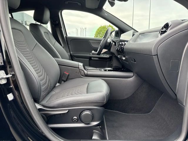 Mercedes-Benz GLA 200 PTS Cam Navi Wide LED SHZ EASY-PACK