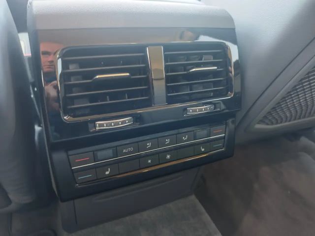 Volkswagen Touareg 4Motion Elegance Elegance