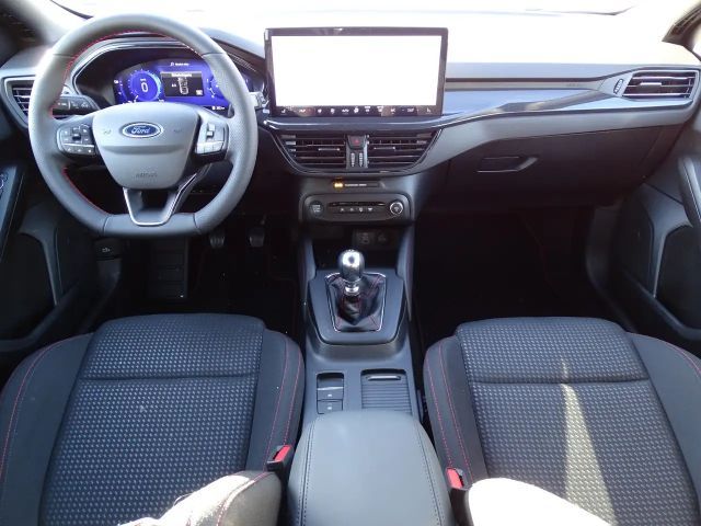 Ford Focus ST Line Wagon