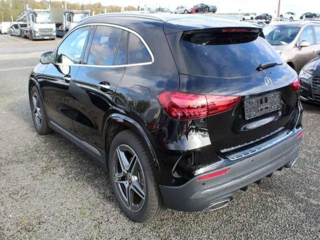 Mercedes-Benz GLA 200 AMG Line