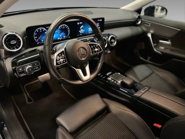 Mercedes-Benz A 250 A 250 e