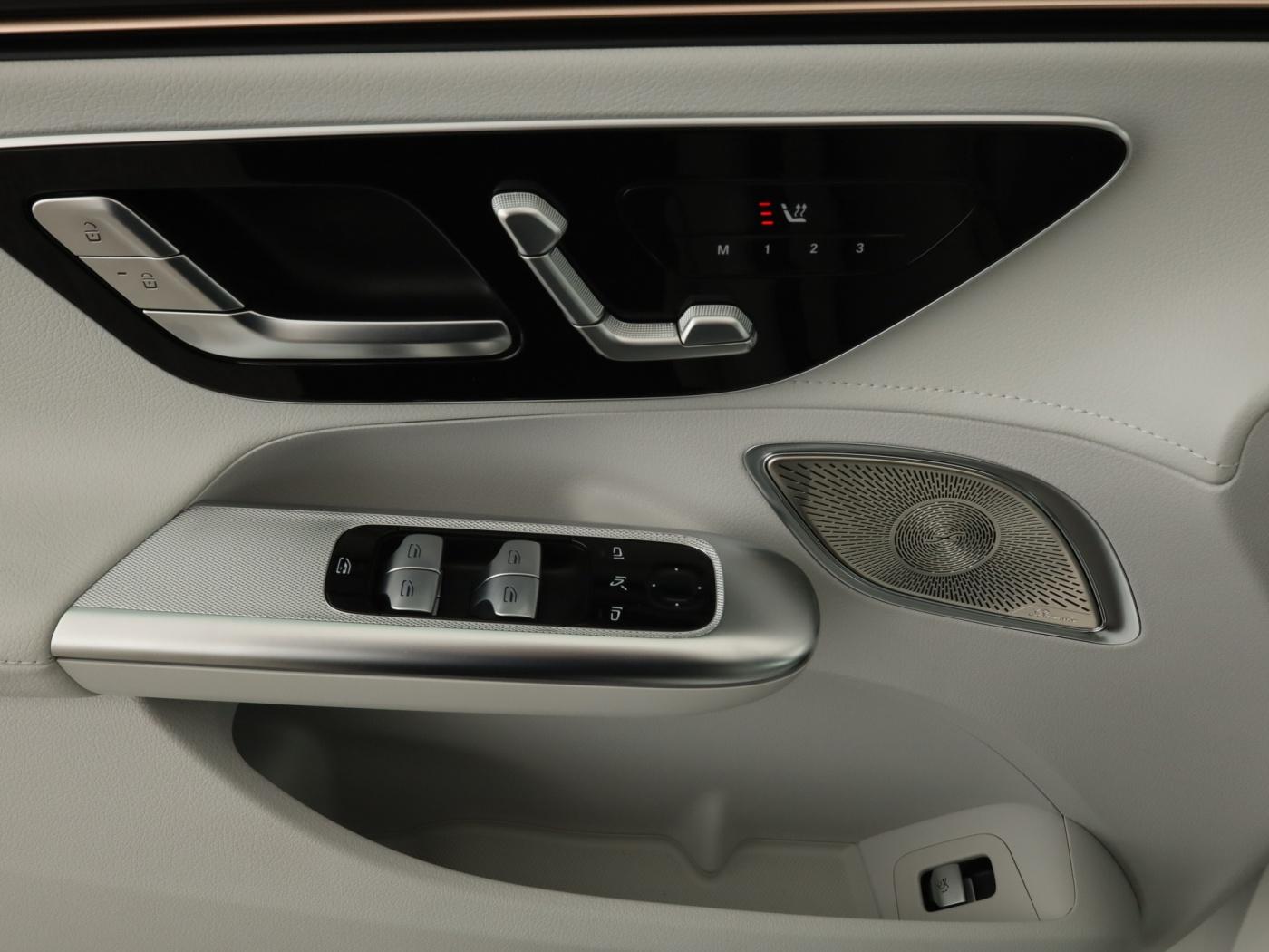 Mercedes-Benz EQE 300 AMG Line Sedan