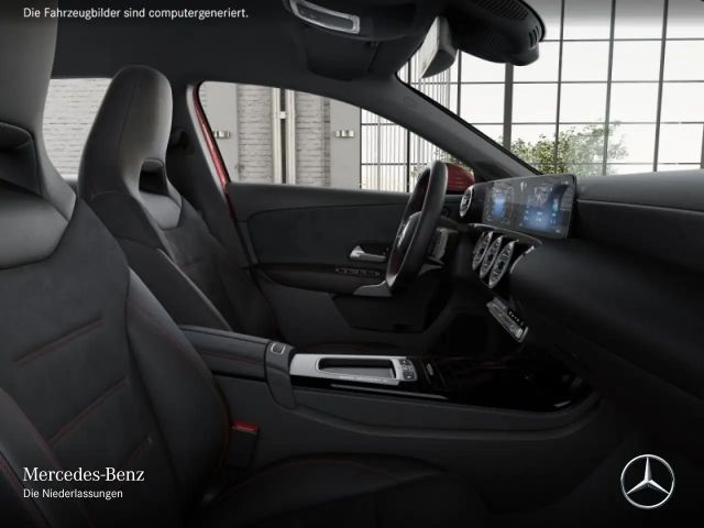 Mercedes-Benz A 220 4MATIC AMG Line