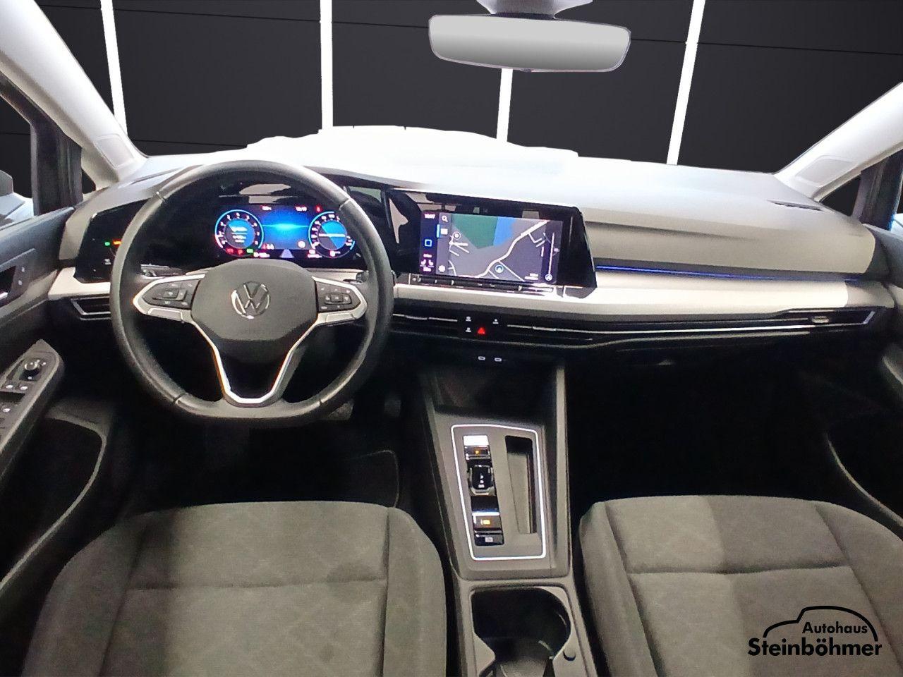 Volkswagen Golf 1.5 eTSI DSG Life Variant