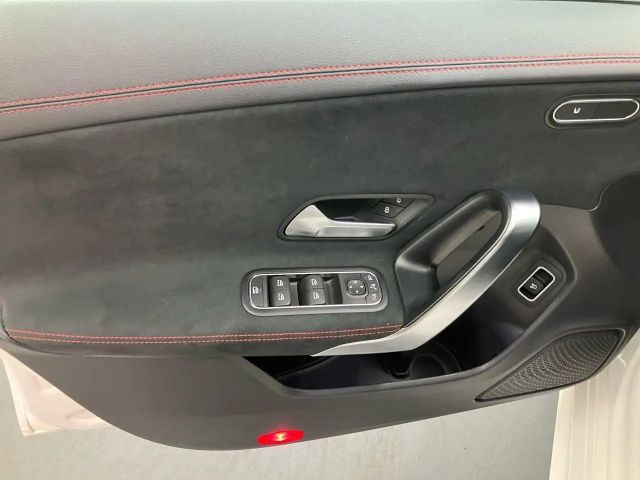 Mercedes-Benz CLA 180 AMG Line Shooting Brake