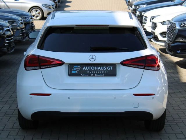 Mercedes-Benz A 180 A 180 d