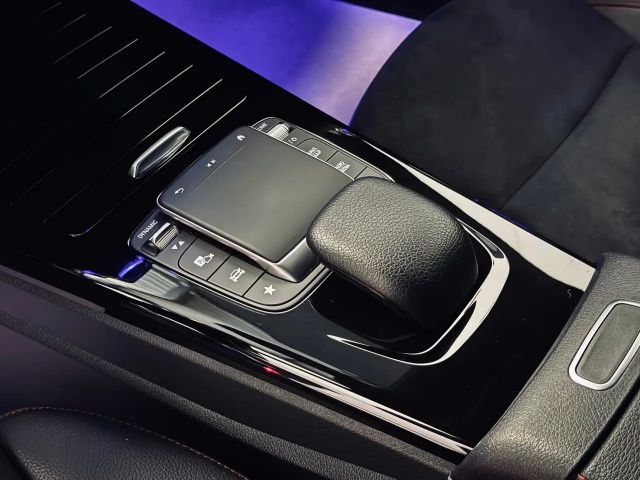 Mercedes-Benz CLA 200 AMG Line CLA 200 d Sedan