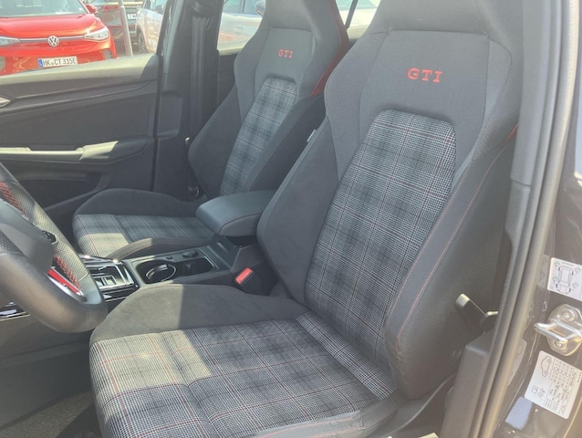 Volkswagen Golf 2.0 TSI DSG