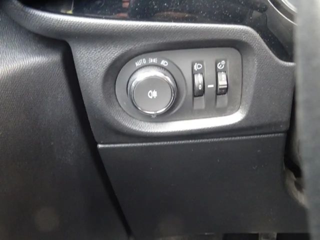 Opel Corsa 1.5 Turbo Edition