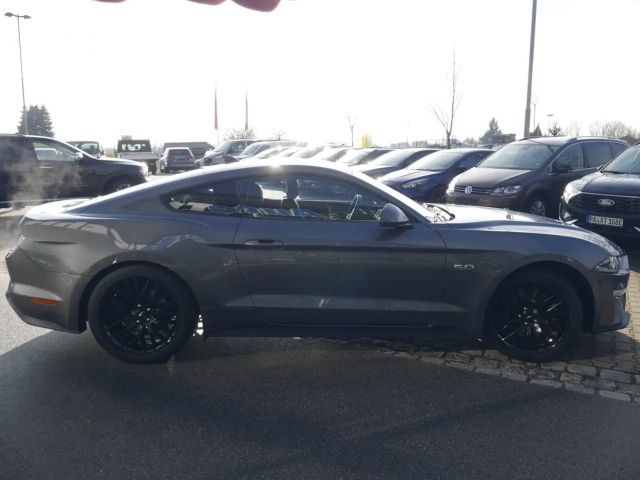 Ford Mustang Fastback GT 5.0 V8