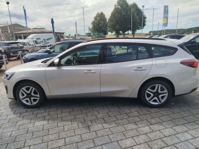 Ford Focus Cool & Connect Wagon