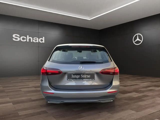 Mercedes-Benz B 180 Sedan