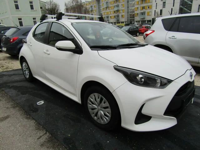 Toyota Yaris Active