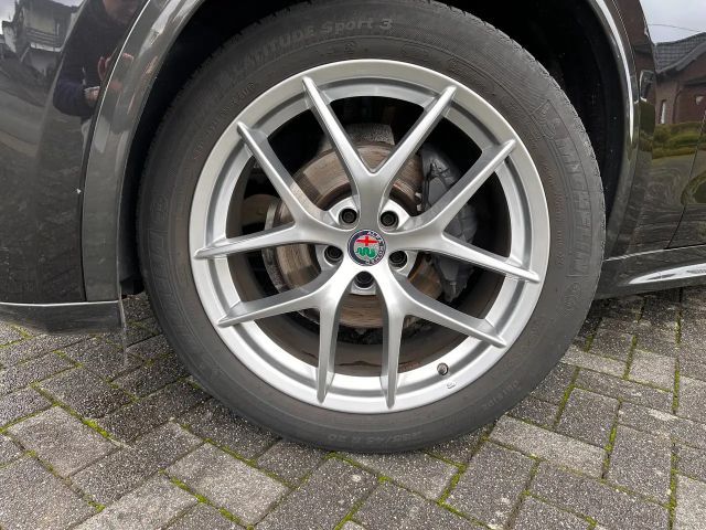 Alfa Romeo Stelvio Lusso Q4 TI