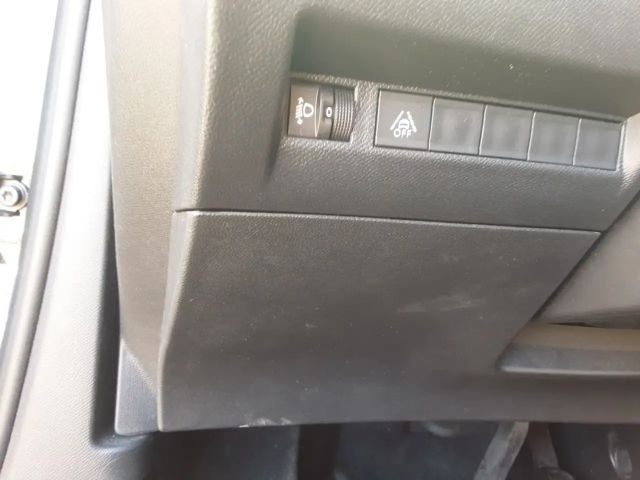 Peugeot E-2008 Allure Pack