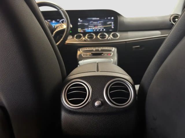 Mercedes-Benz E 220 AVANTGARDE E 220 d Estate