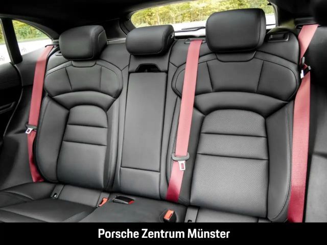 Porsche Taycan 4S Cross Turismo