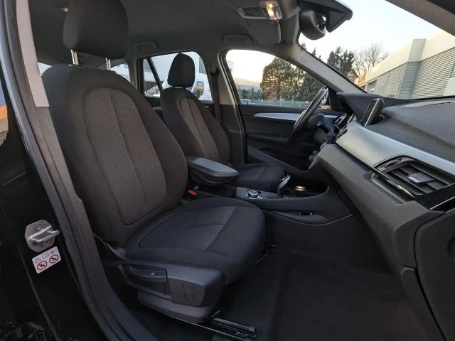 BMW X1 s18i DKG-Aut.Navi LED Sitzh.Driv/ParkAss.AHK