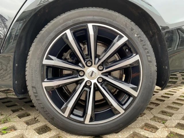 Volvo V60 AWD Dark Hybrid Plus T6