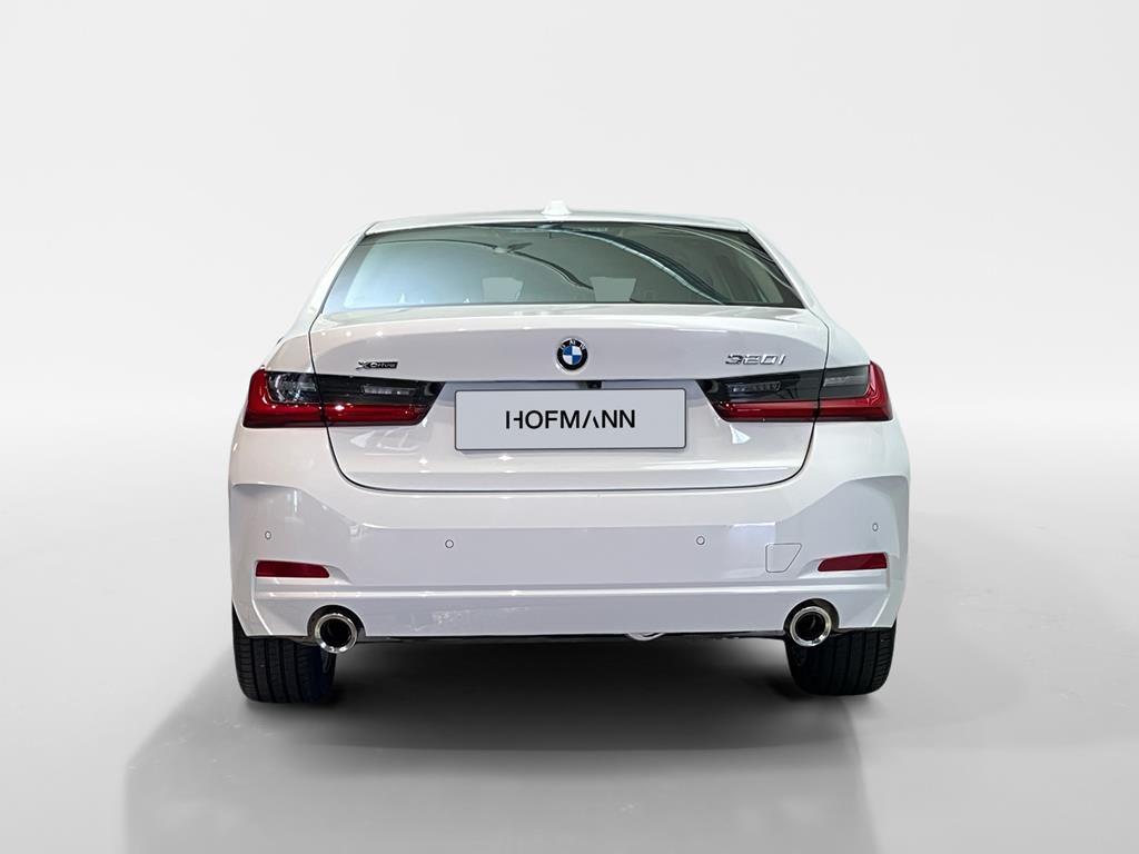 BMW 320 320i Sedan xDrive