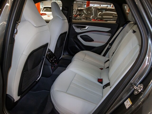 Audi A6 Avant Quattro S-Tronic