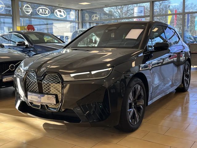 BMW iX xDrive