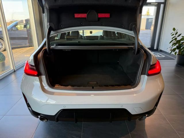 BMW 320 320e M-Sport Sedan