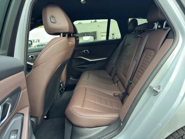 BMW 320 320d M-Sport Touring xDrive