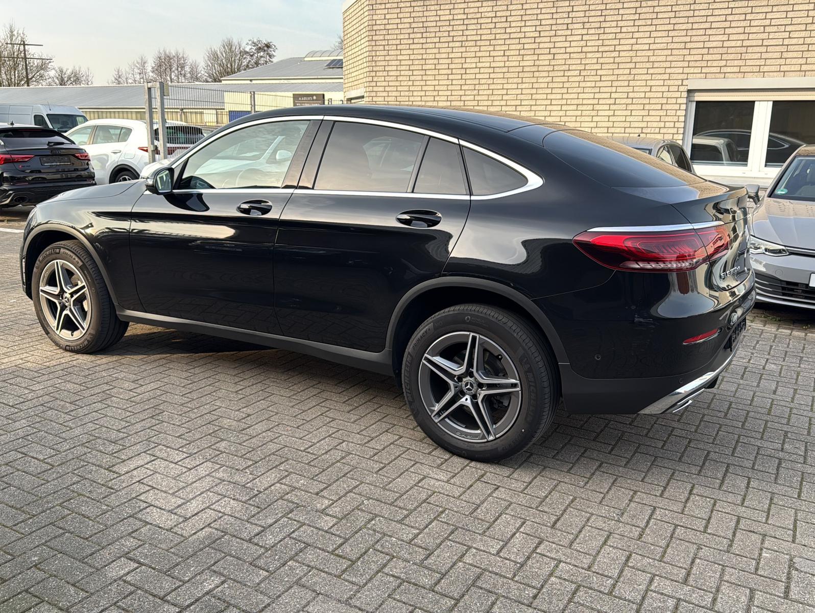Mercedes-Benz GLC 300 4MATIC AMG Line Coupé