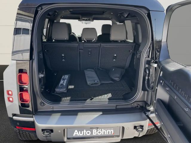 Land Rover Defender 110 D250 Dynamic SE