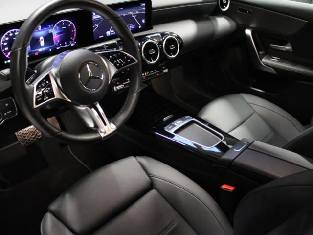 Mercedes-Benz A 200 A 200 d Progressive