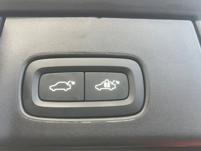 Volvo V90 AWD Dark Plus T6