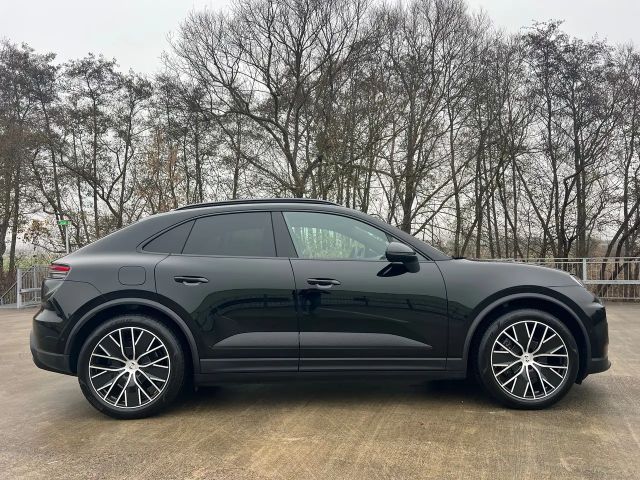 Porsche Macan 4
