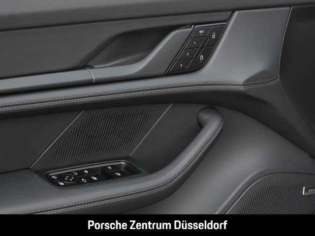 Porsche Taycan 4S Cross Turismo
