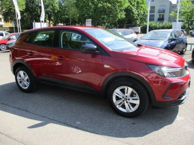 Opel Grandland X 1.2 Turbo business+