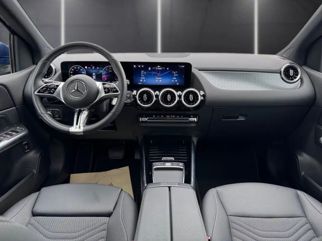 Mercedes-Benz B 200 Progressive Sedan