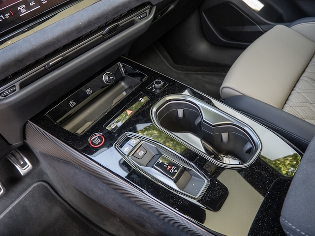 Audi A6 Avant Quattro S-Tronic