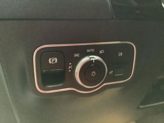 Mercedes-Benz GLA 200 MBUX+MBeam+Night+Ambiente+Fahrassist+LED