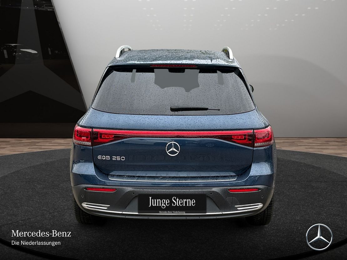 Mercedes-Benz EQB 250