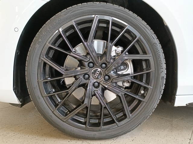 Audi A6 Avant Quattro S-Tronic