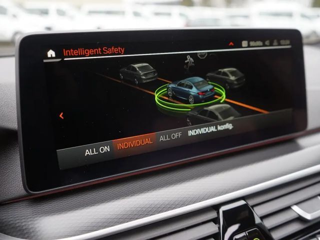 BMW 530 530e M-Sport Sedan