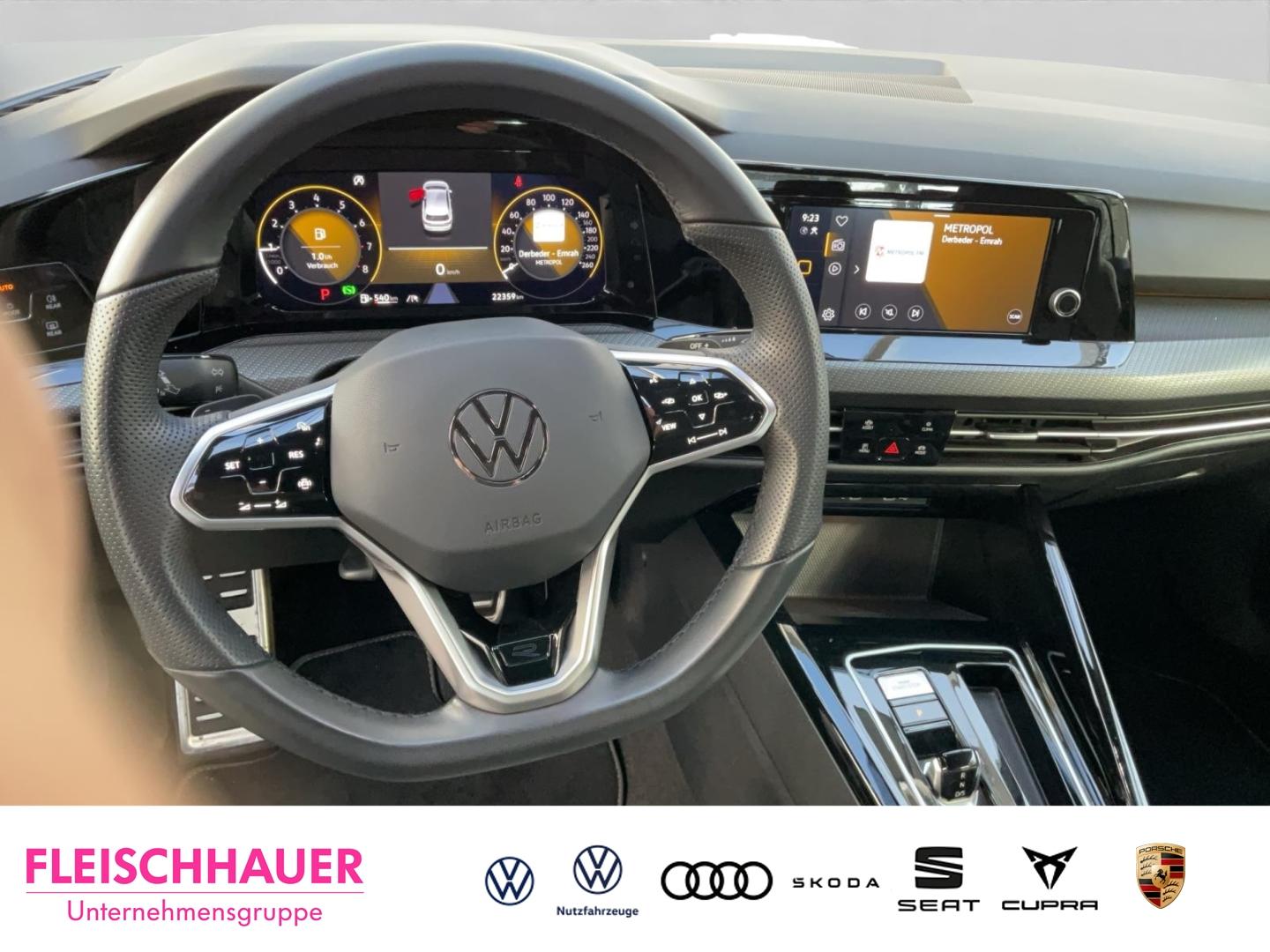 Volkswagen Golf 1.5 eTSI DSG Golf VIII R-Line