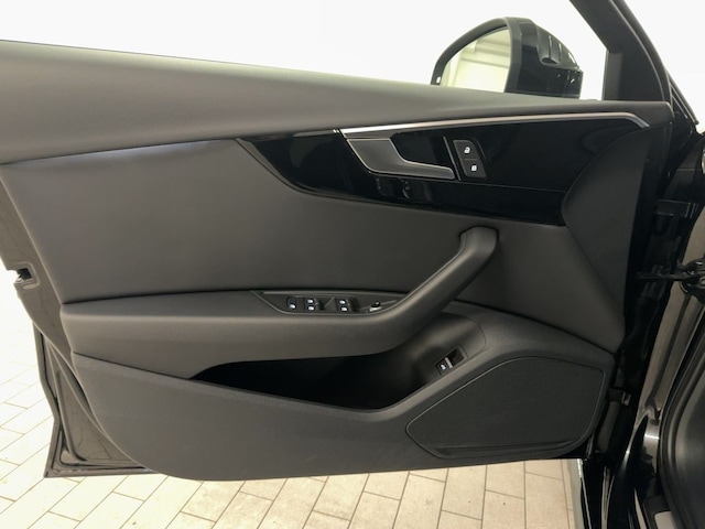 Audi A4 35 TFSI S-Line S-Tronic Sedan