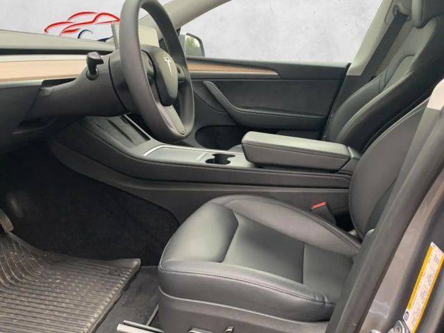 Tesla Model Y AWD Long Range