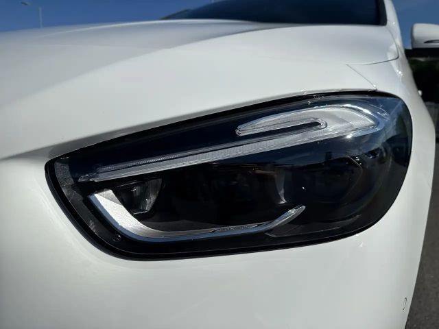 Mercedes-Benz B 180 B 180 d Sedan