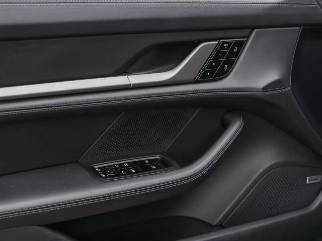 Porsche Taycan Turbo