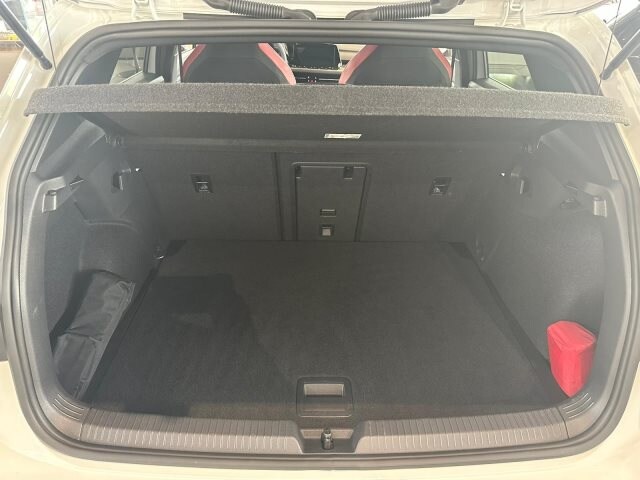 Volkswagen Golf 2.0 TSI DSG Golf VIII