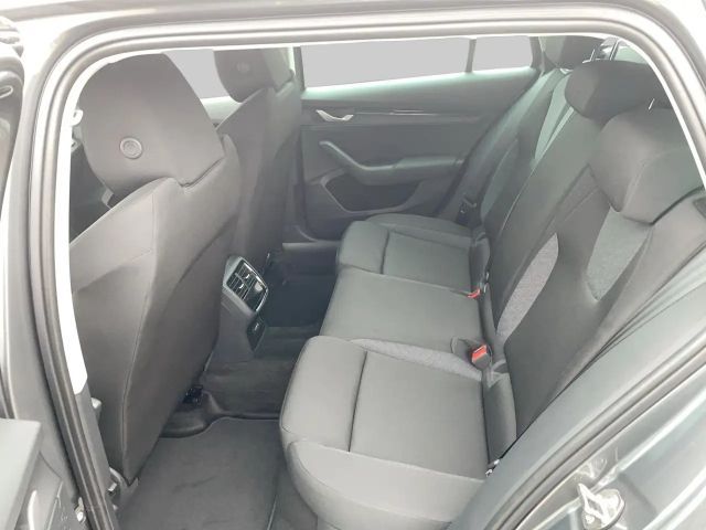 Skoda Octavia Essence TSI