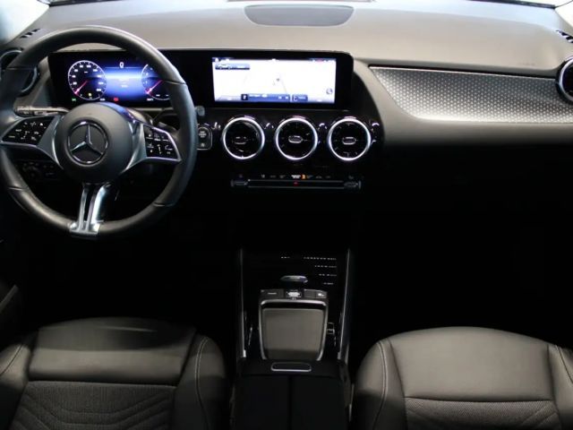 Mercedes-Benz GLA 200 Progressive